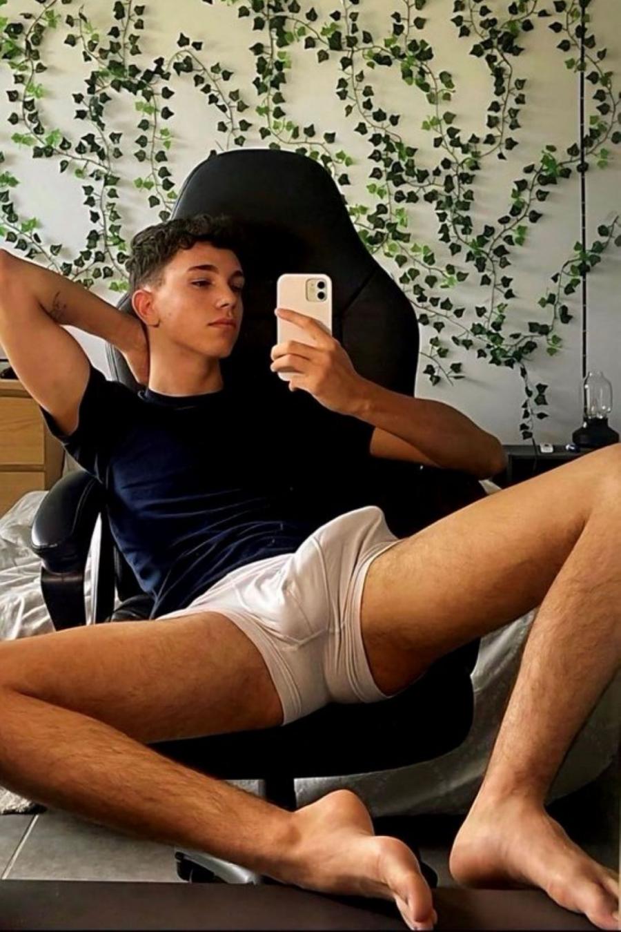Oups... Encore un peu et... on aurait dû se cacher les yeux