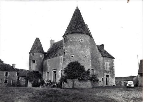 LES REMPARTS DE LORMARIN (Orne)