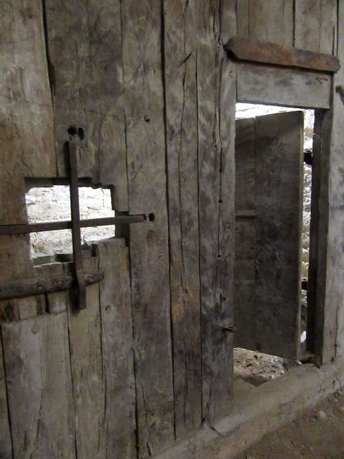 La Bibliothèque Municipale de Châtillon sur Seine a ouvert pour la dernière fois les cachots de  l'ancienne prison aux visiteurs....