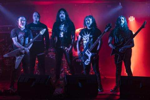 CAPILLA ARDIENTE - Les détails du nouvel album Where Gods Live And Men Die ; Lyric Video "As I Lie On The Summit"