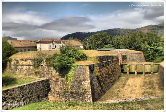 Saint-Jean-Pied-de-Port (en virage HDR)
