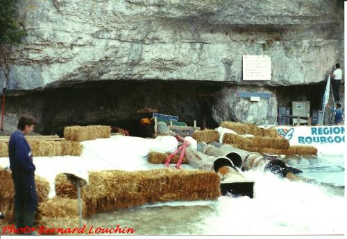 Le pompage des eaux de la Douix de Châtillon sur Seine en 2001