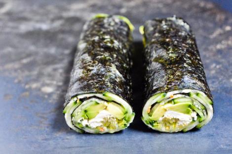 Nori rapide Rouleau avec concombre et avocat
