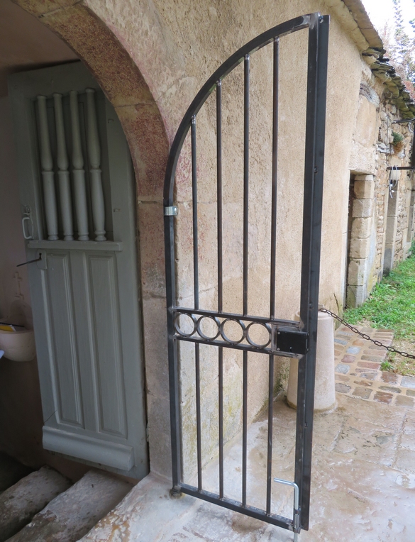 La chapelle d’Esmorots, hameau de Fontaine en Duesmois, enfin restaurée, a été ouverte aux visiteurs avec "Un jour, une église"…