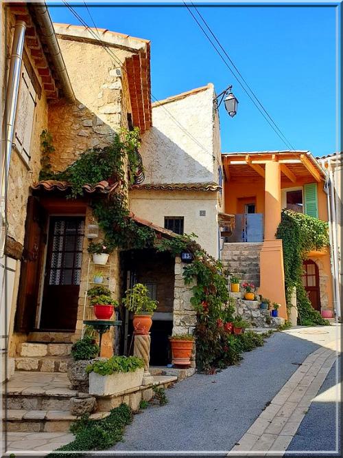 1017 - Ampus dans le Var (83) 