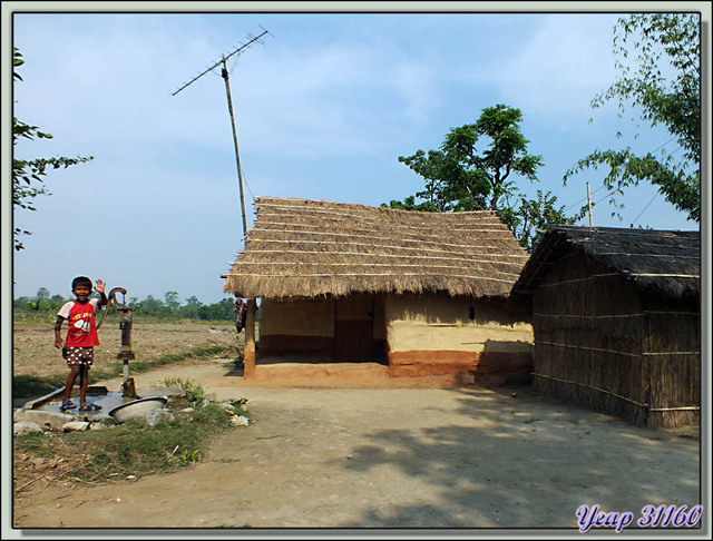Blog de images-du-pays-des-ours : Images du Pays des Ours (et d'ailleurs ...), Sur la route entre le Parc National de Chitwan et Katmandou: paysages vus de la voiture - Népal