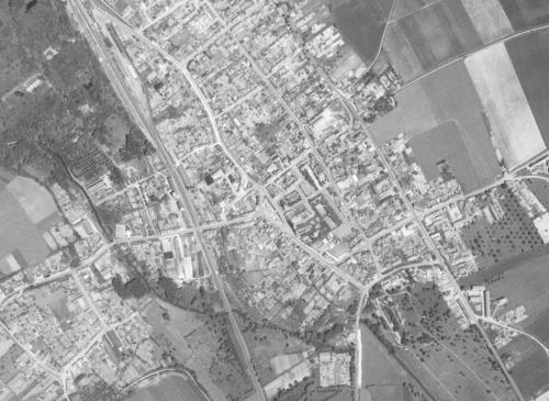 Moreuil - Centre-ville en 1961, avec Morisel (remonterletemps.ign.fr)