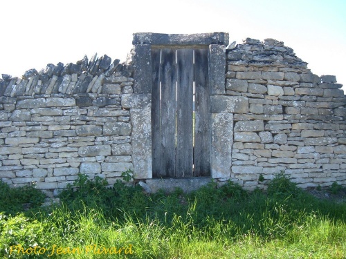 Vieilles pierres et calvaires à Brion sur Ource...