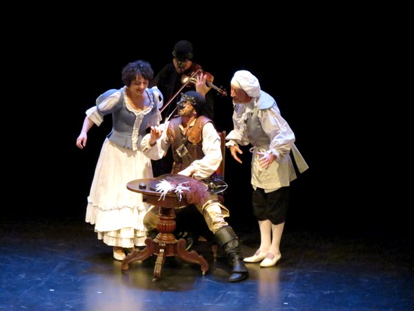 Une superbe représentation de Cyrano de Bergerac a été donnée au théâtre Gaston Bernard de Châtillon sur Seine...