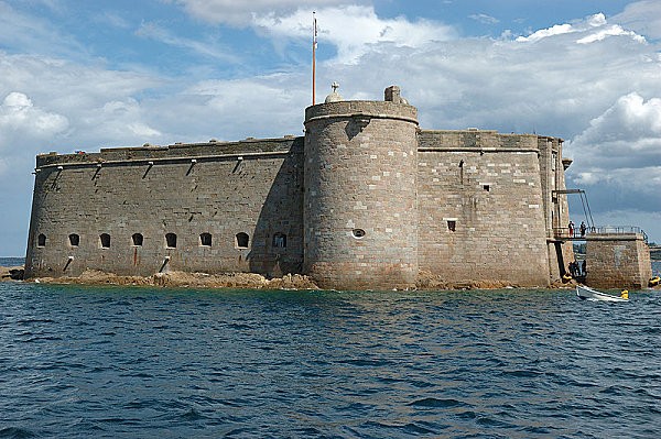 chateau-du-taureau.jpg