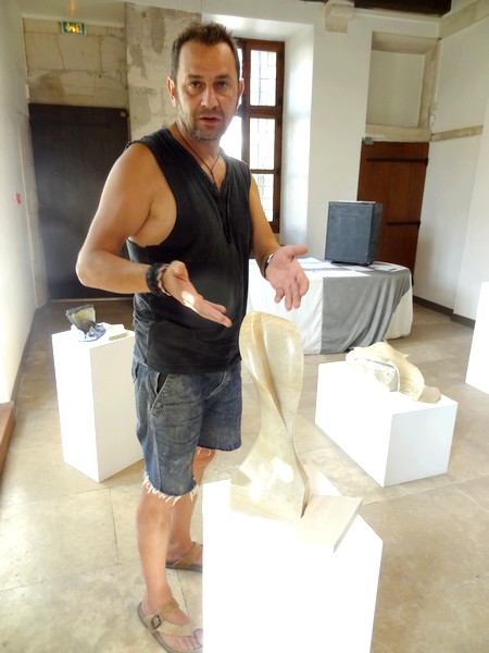 "Dix torsions", une exposition "sensuelle" d'Arno Mercier...
