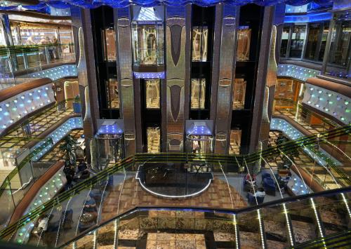 L'atrium Eliodoro et les ascenseurs