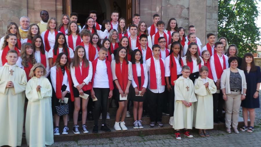 confirmation en l'église de Petit-Réderching le 12 juin 2022
