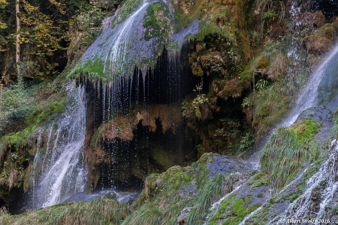 Baume - La cascade autrement. - 1 -