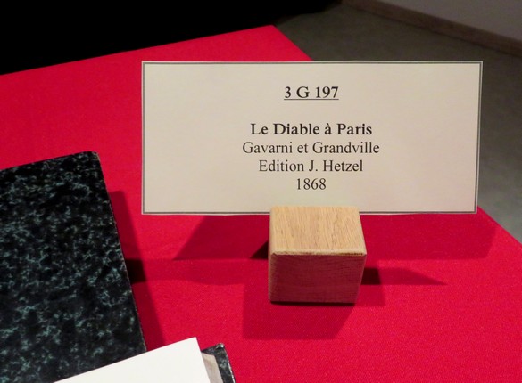 Une superbe exposition de livres de contes a eu lieu à la médiathèque Victorine de Chastenay
