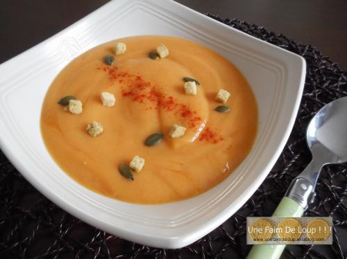 Velouté aux carottes et crème d'amande