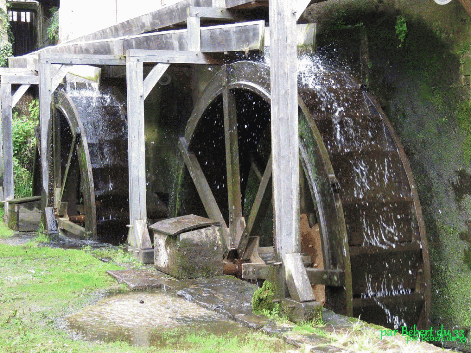 un moulin en gif à Fougères