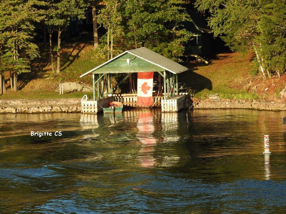 Croisière sur le Saint-Laurent, dans le Parc Naturel des Mille Iles au Canada...