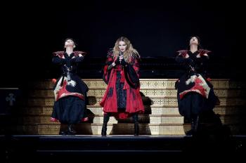 Rebel Heart Tour - 2015 12 01 London (10)