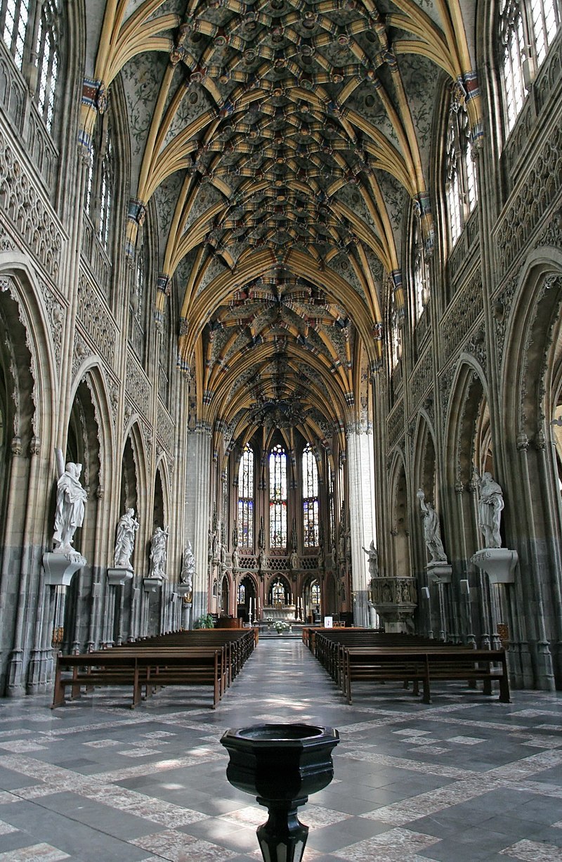 St-Jacques-liege-inside.jpg