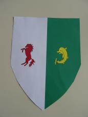 Arts visuels et Moyen âge : fabriquer un blason avec les élèves