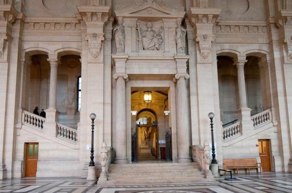 Visite de l'ancien Palais de Justice avec Générations13