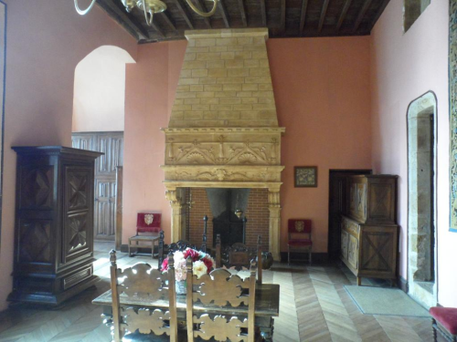 Le château de Castelnau-Bretenoux  (Lot)