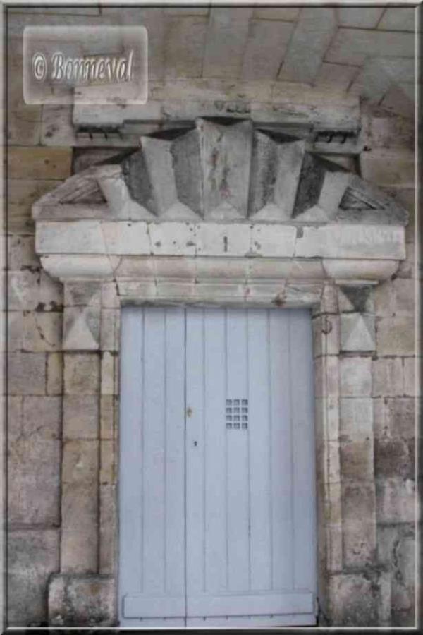 La Rochelle rue du Palais porte de l'ancienne prison