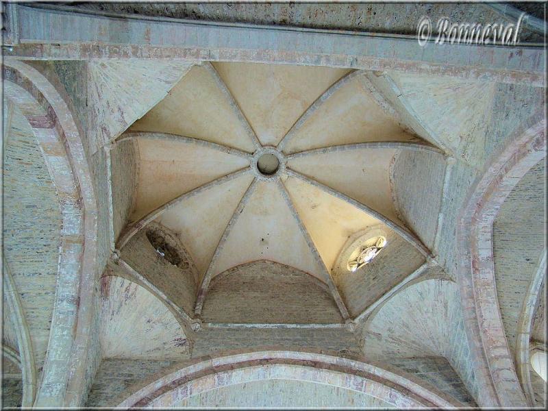 Abbaye de Beaulieu-en-Rouergue abbatiale croisée du transept 