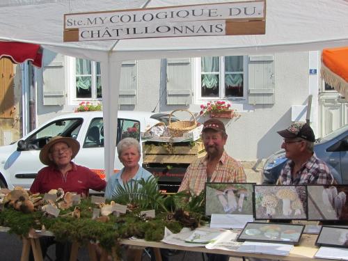 Le marché de Bien Vivre à la Campagne a eu lieu à Laignes le 21 juillet...
