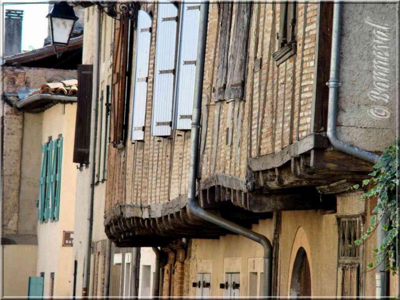 Lisle-sur-Tarn Tarn maisons à colombages