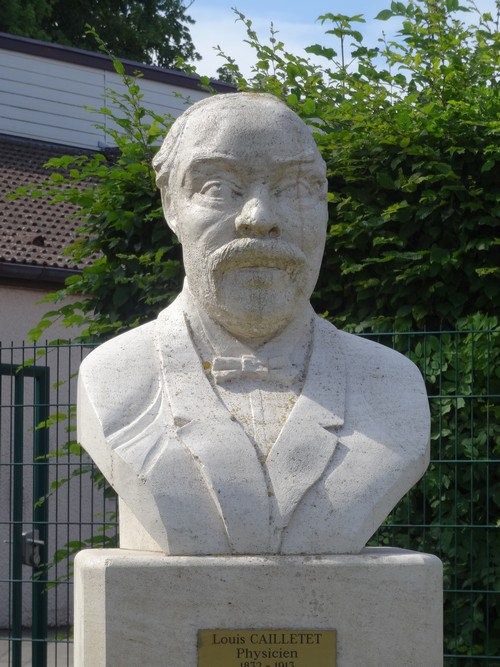 Les élèves de la Moyenne Section et de la Grande section de la Maternelle Cailletet se sont initiés à la sculpture avec Arno Mercier