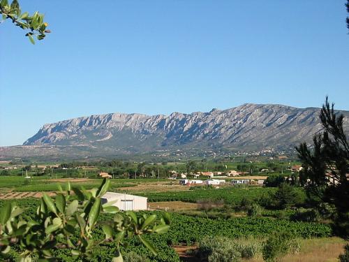 Montagne Sainte-Victoire (Bouches du Rhône)