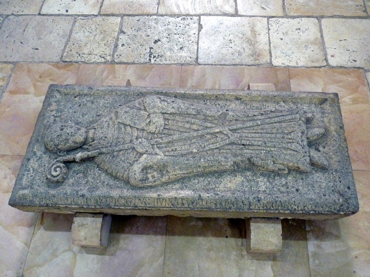 Gisant de Pierre l'Etoile