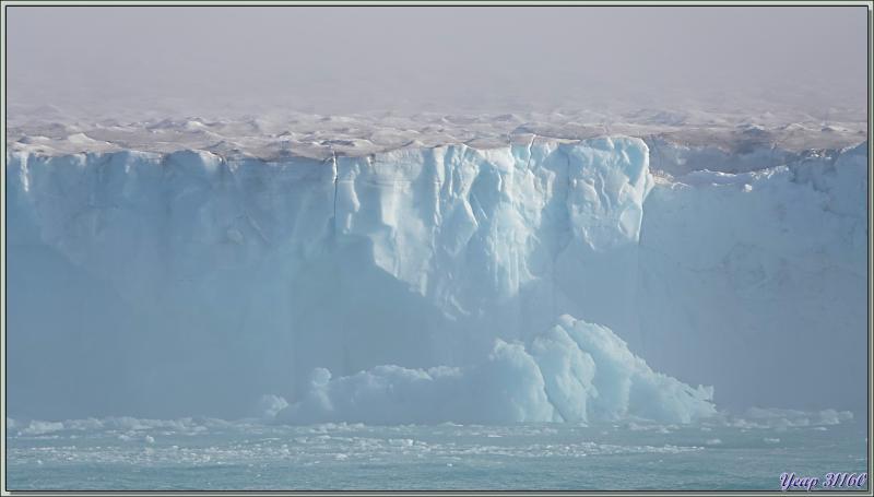 12/07/2024 : navigation le long du spectaculaire glacier Bråsvell (Bråsvellbreen) - Calotte glacière Austfonna - Nordaustlandet Island - Svalbard - Norvège