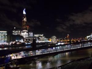 * Promenade nocturne au Tower Bridge