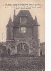 LES REMPARTS DE CREVECOEUR-EN-AUGE (Calvados)