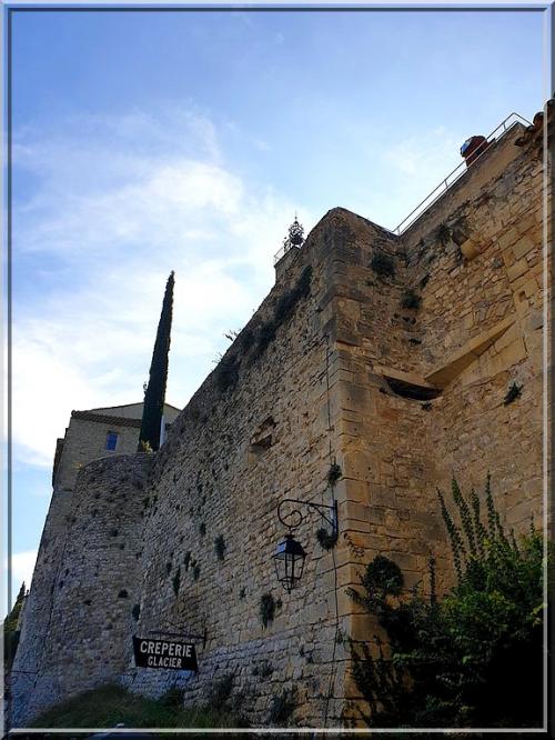 1010 - Vaison-la-Romaine dans le Vaucluse (84)