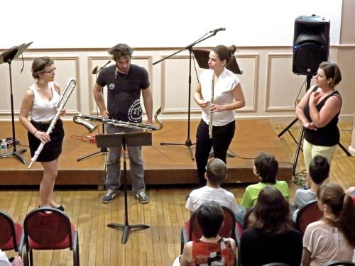 Le premier concert du trio I.L.E. a été un succès ...