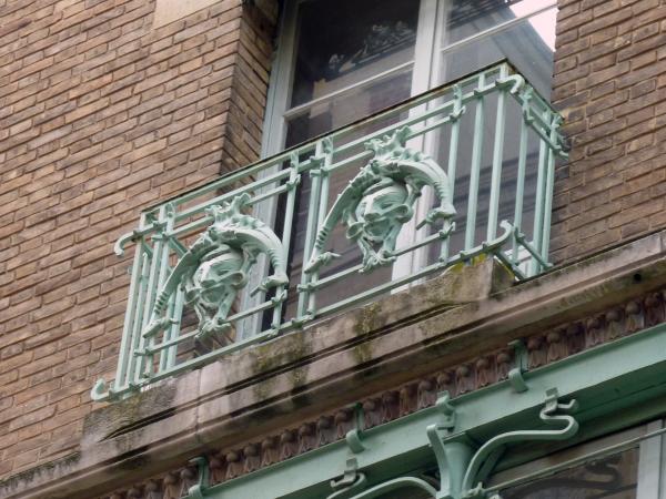 Sur les traces d'Hector Guimard à Auteuil avec Générations 13