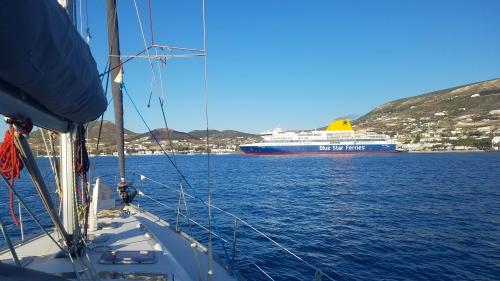 Le balcon posé sur la mer (12) entre Μύκονoς et Πάρος. Le balcon du Lundi de Pâque