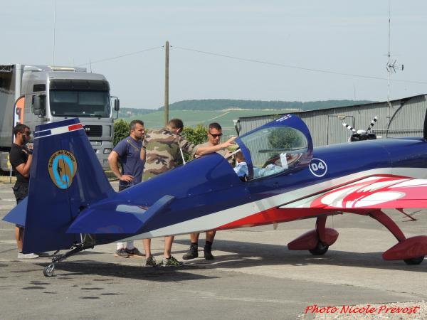 Le Championnat de France de Voltige aérienne à Epernay, vu  par Nicole Prévost