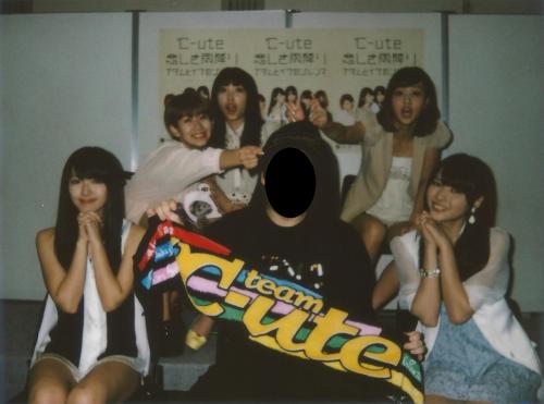 Les "Cheki-kai" (チェキ会) ou "événements polaroid"
