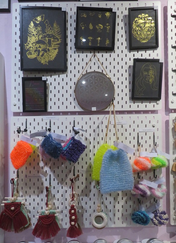 Maryline, Stéphanie et Thomas, trois jeunes artisans et artistes, ont ouvert en commun une boutique à Châtillon-sur-Seine