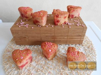 Cœurs de muffins aux éclats de pralines roses