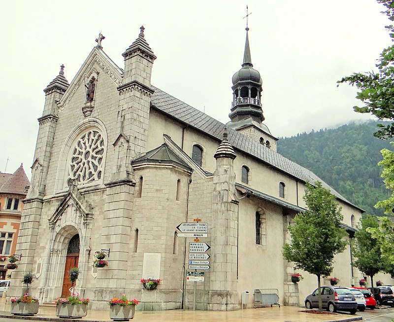 Thônes - Église Saint-Maurice -01.JPG