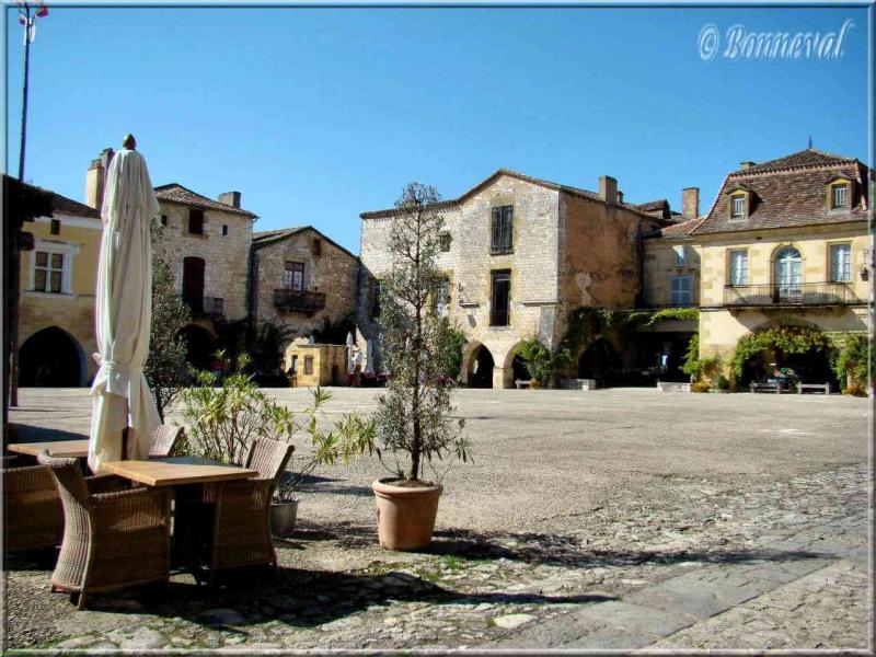 Monpazier Dordogne Place des Cornières