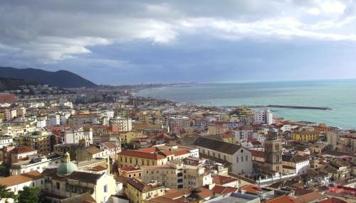 Il ne pleut plus à Salerne.