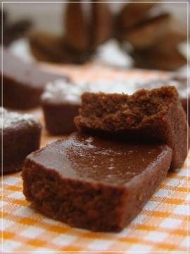 GÂTEAU AU CHOCOLAT A LA COMPOTE DE POMMES