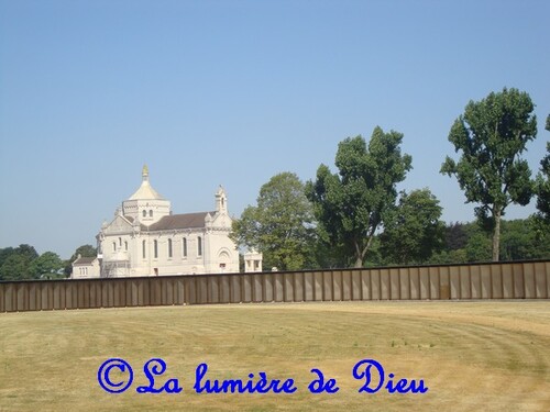 Ablain saint Nazaire : Basilique Notre-Dame de Lorette